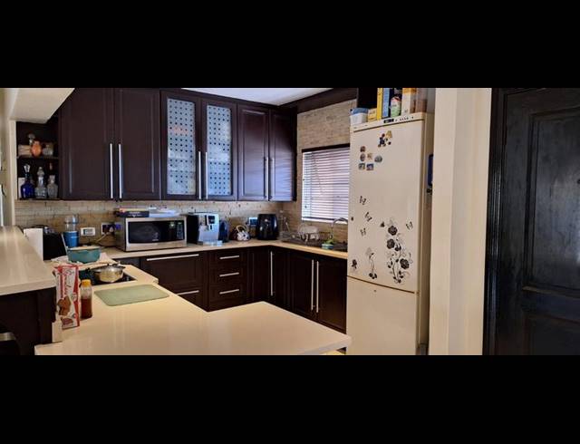 3 BEDROOM PROPERTY TO RENT IN LAKEFIELD